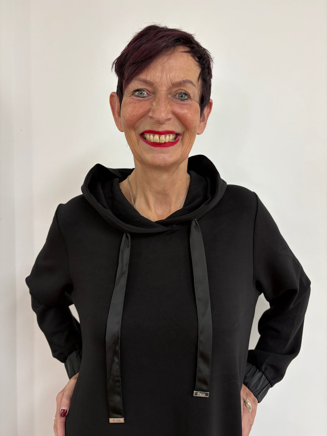 Kapuzen Kleid mit Spitze Schwarz - Vera Meyer