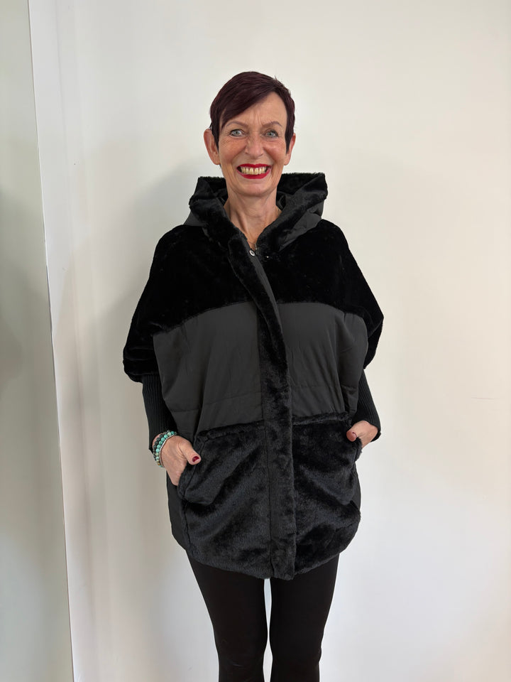 Coole Herbst/Winterjacke mit Kapuze - Vera Meyer
