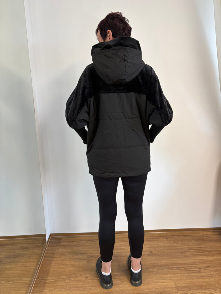 Coole Herbst/Winterjacke mit Kapuze - Vera Meyer